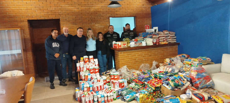Insanos Moto Clube entrega alimentos arrecadados no Rock Fest ao Fundo Social de Avaré