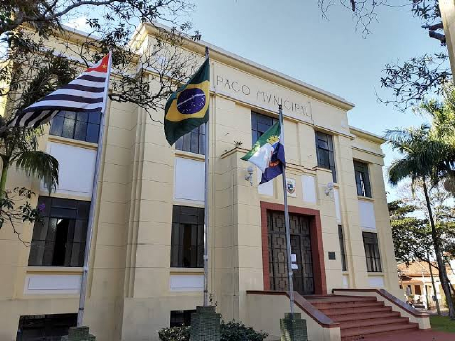 Com aprovação da população, prefeito Roberto Araujo mantém telão e altera expediente para jogo da Seleção
